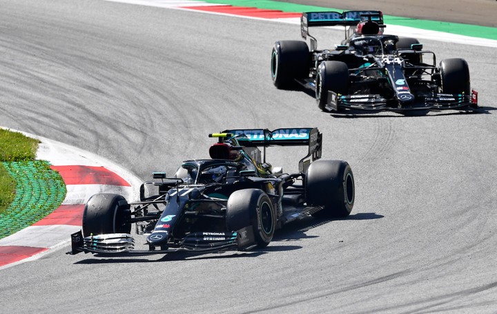 Mercedes zverejnil meno jedného zo svojich pilotov pre budúcu sezónu